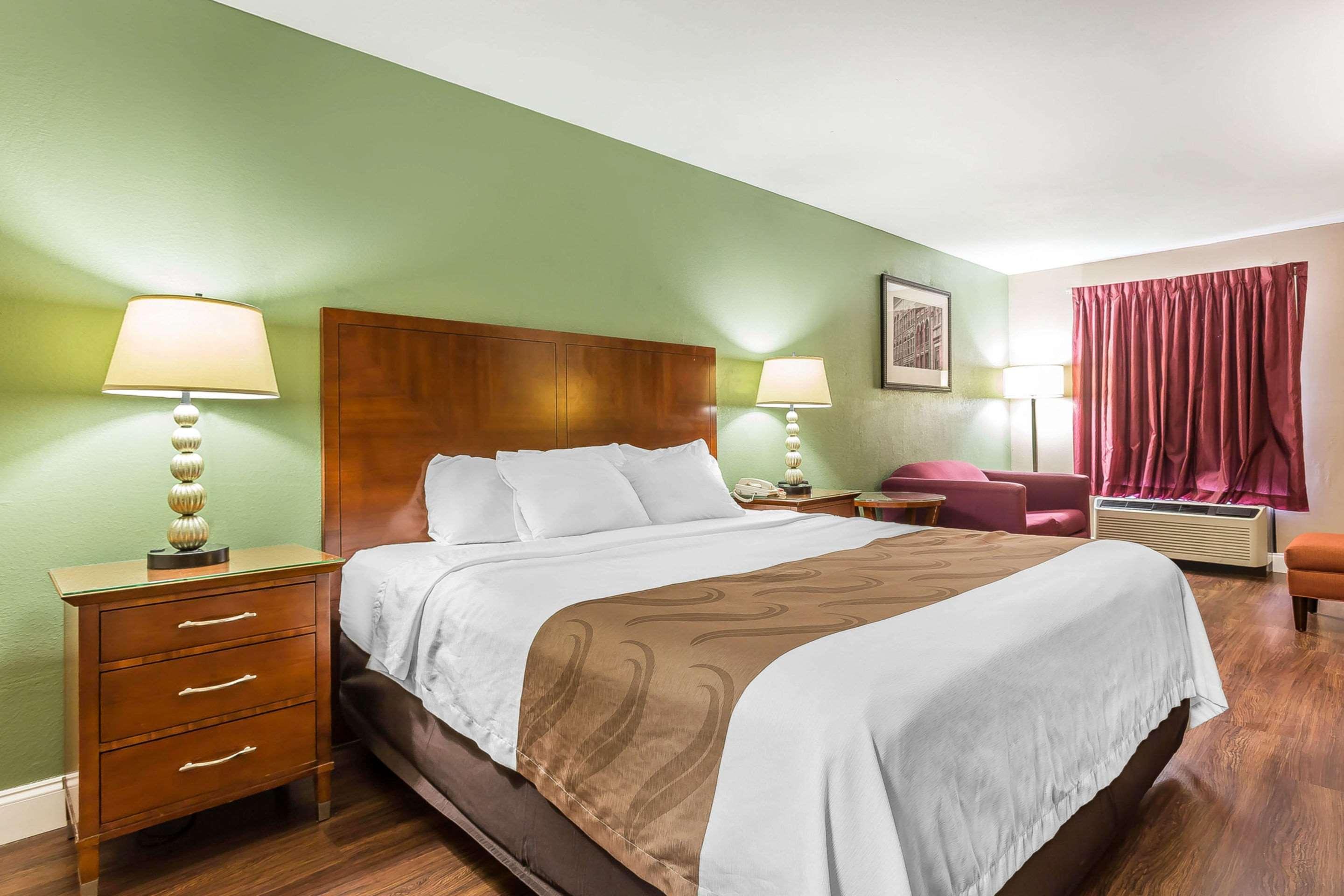 וורנר רובינס Quality Inn & Suites Near Robins Air Force Base מראה חיצוני תמונה