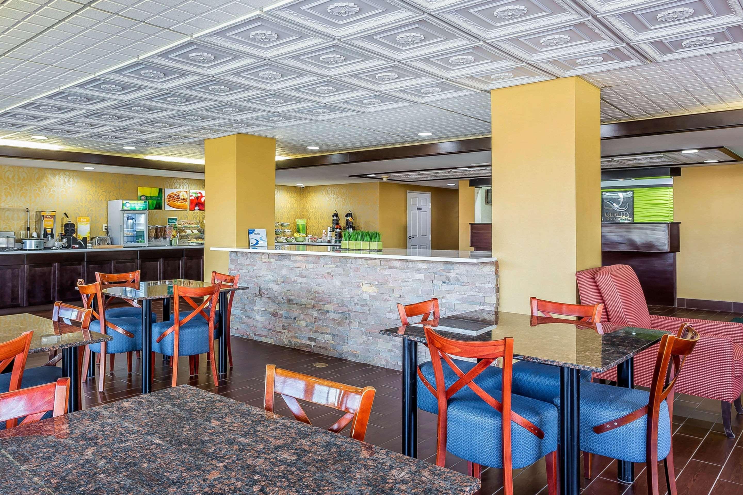 וורנר רובינס Quality Inn & Suites Near Robins Air Force Base מראה חיצוני תמונה