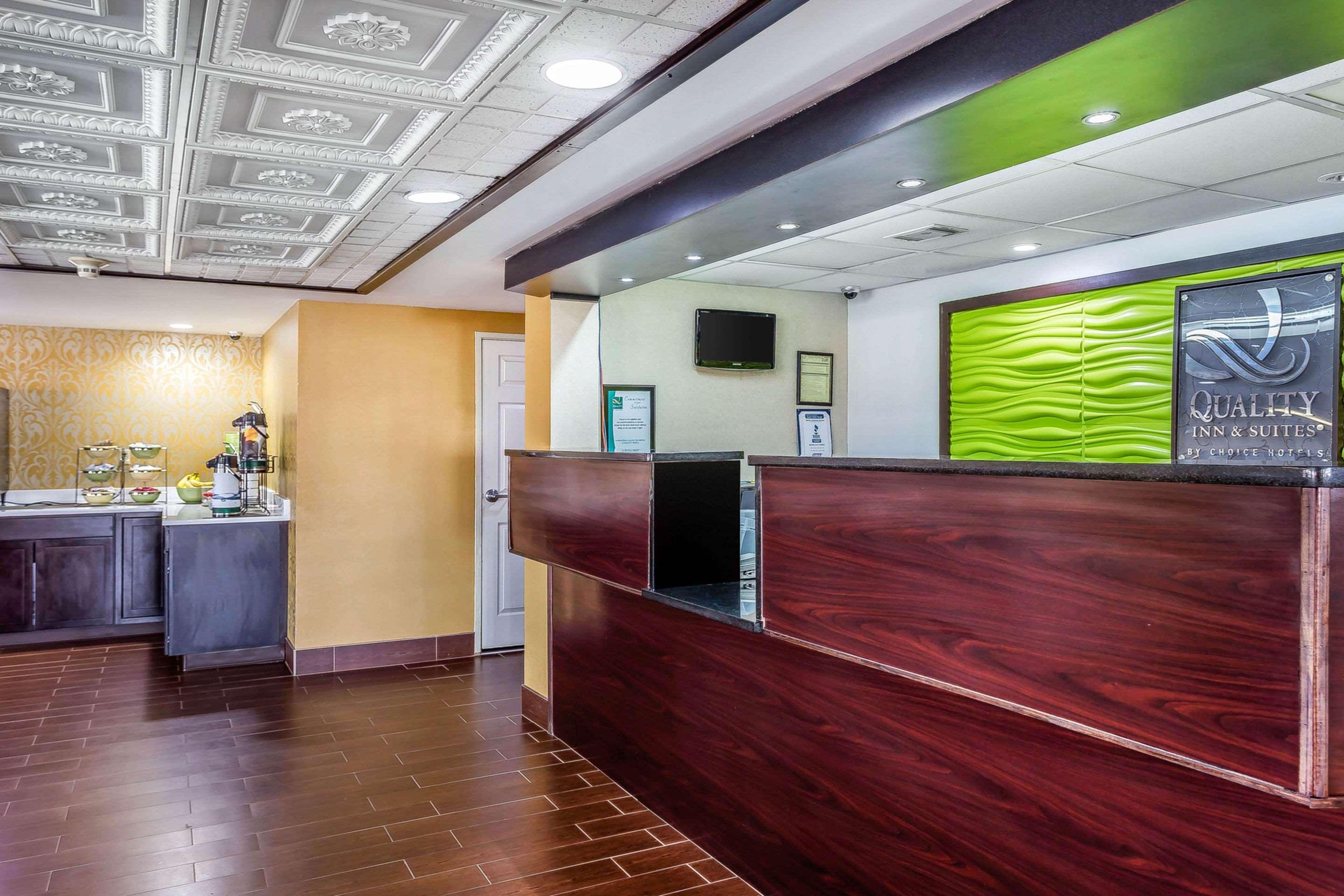 וורנר רובינס Quality Inn & Suites Near Robins Air Force Base מראה חיצוני תמונה