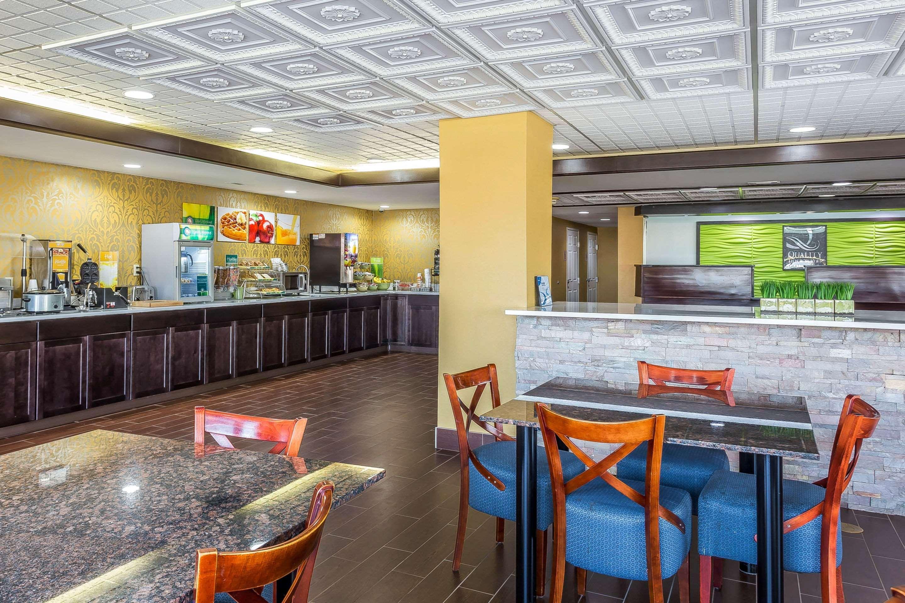 וורנר רובינס Quality Inn & Suites Near Robins Air Force Base מראה חיצוני תמונה