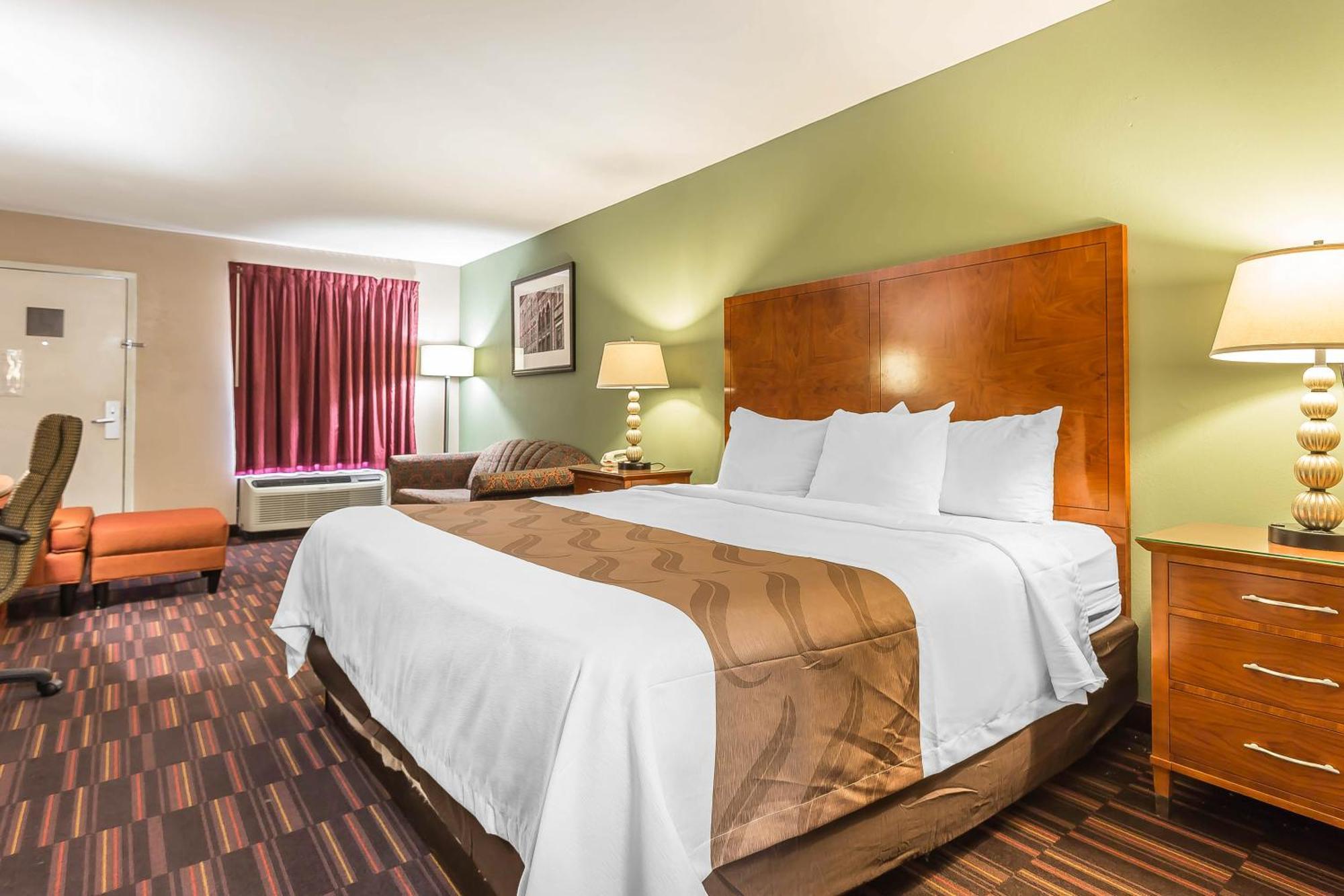וורנר רובינס Quality Inn & Suites Near Robins Air Force Base מראה חיצוני תמונה
