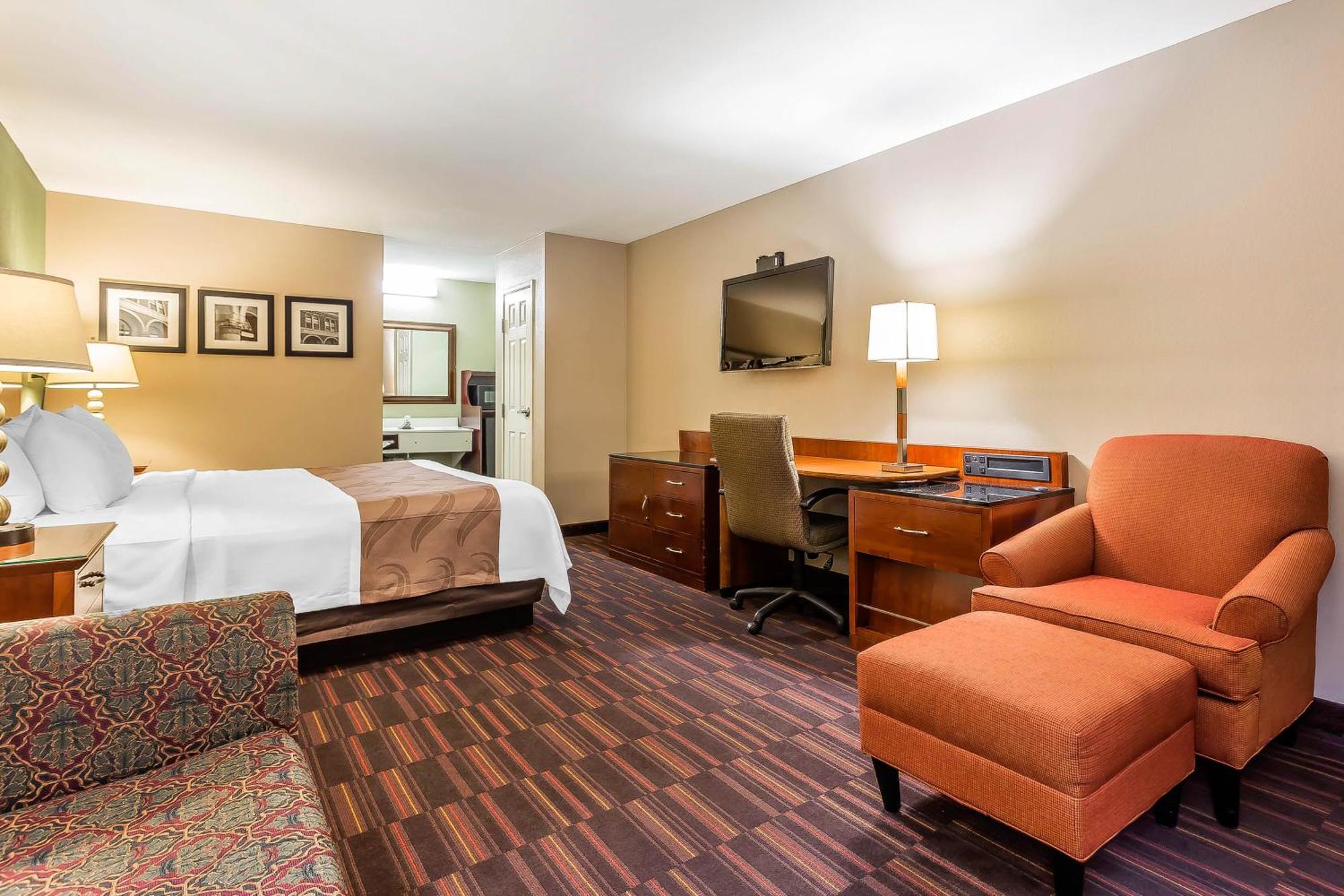 וורנר רובינס Quality Inn & Suites Near Robins Air Force Base מראה חיצוני תמונה