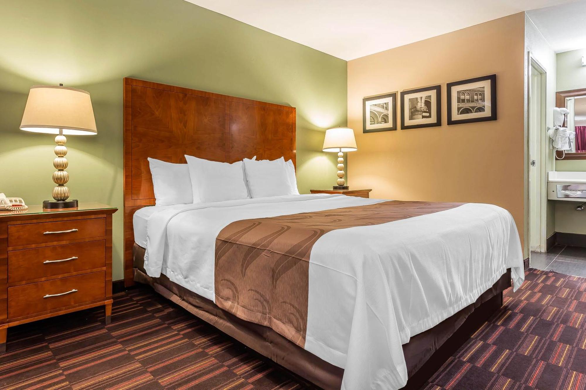 וורנר רובינס Quality Inn & Suites Near Robins Air Force Base מראה חיצוני תמונה