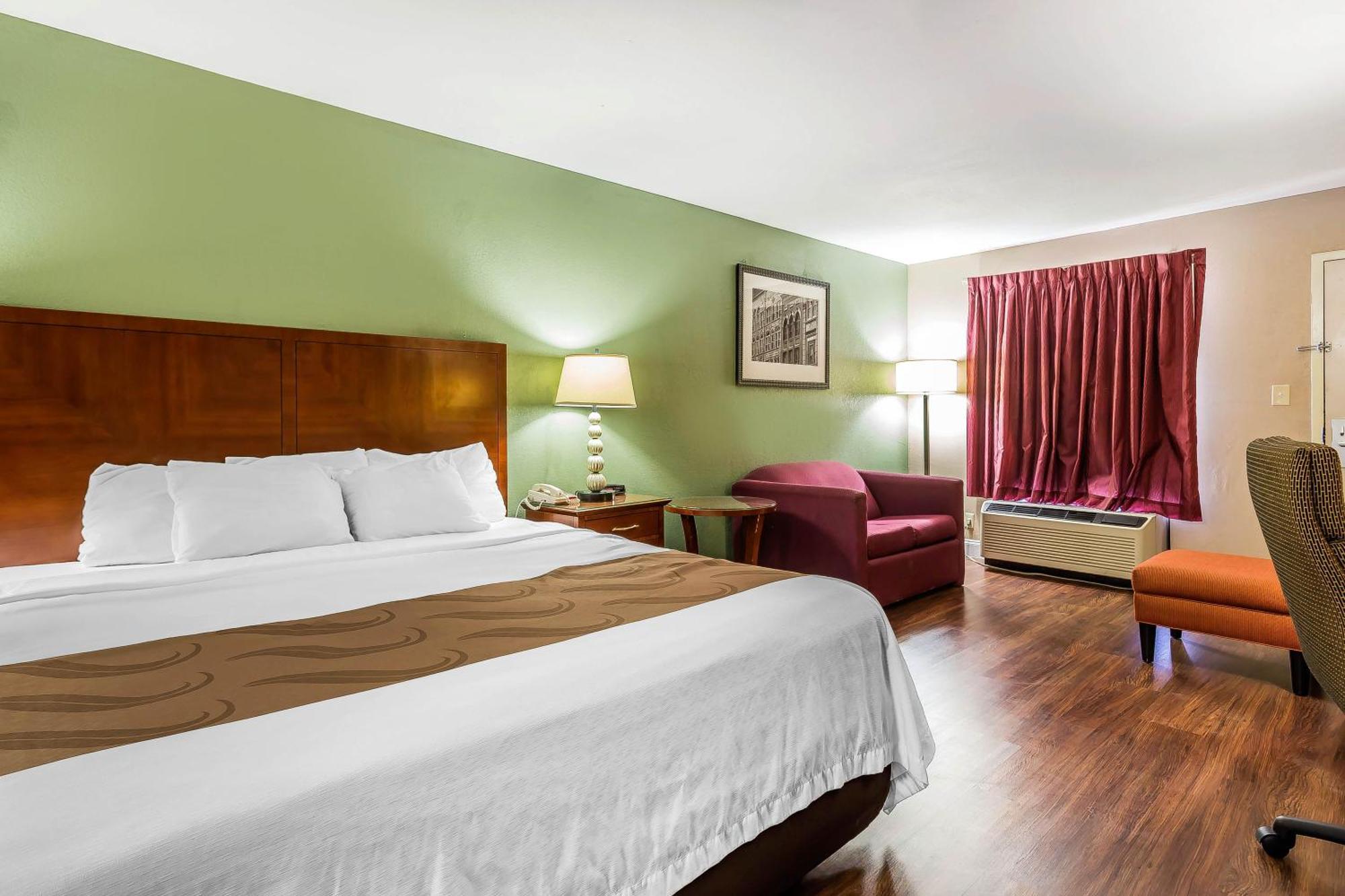וורנר רובינס Quality Inn & Suites Near Robins Air Force Base מראה חיצוני תמונה