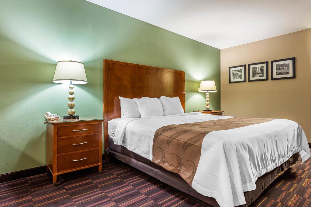 וורנר רובינס Quality Inn & Suites Near Robins Air Force Base מראה חיצוני תמונה